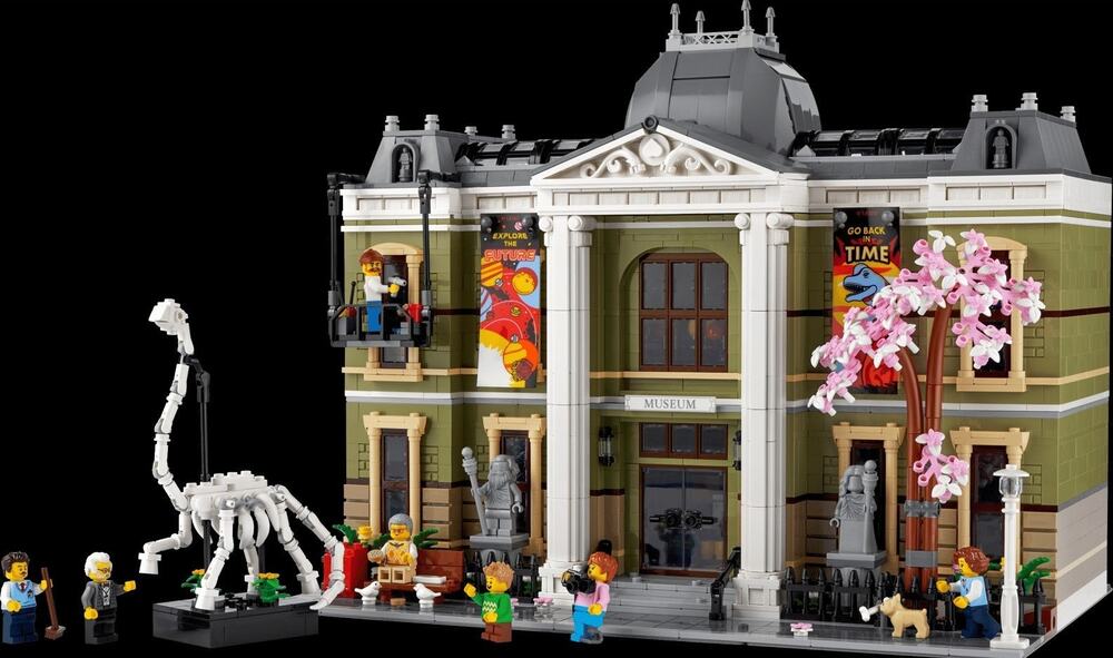 LEGO Natural History Museum 10326 100% COMPLETE w/Minifigs Box & Instructions!!